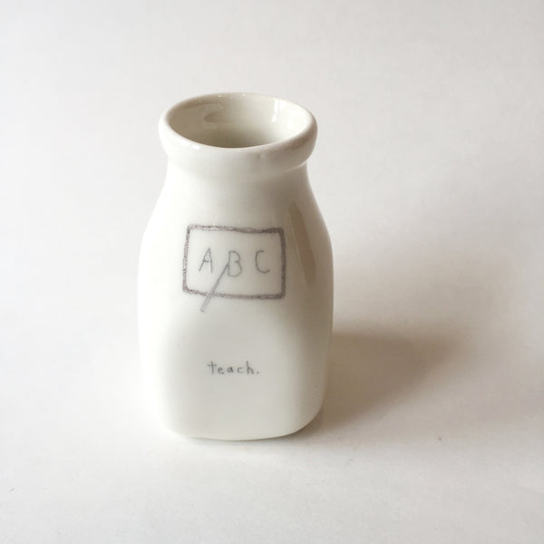 UNITE - Small Icon Vase by Beth Mueller – ArtQuest Gallery